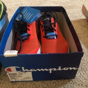 NWT boys champion sneakers